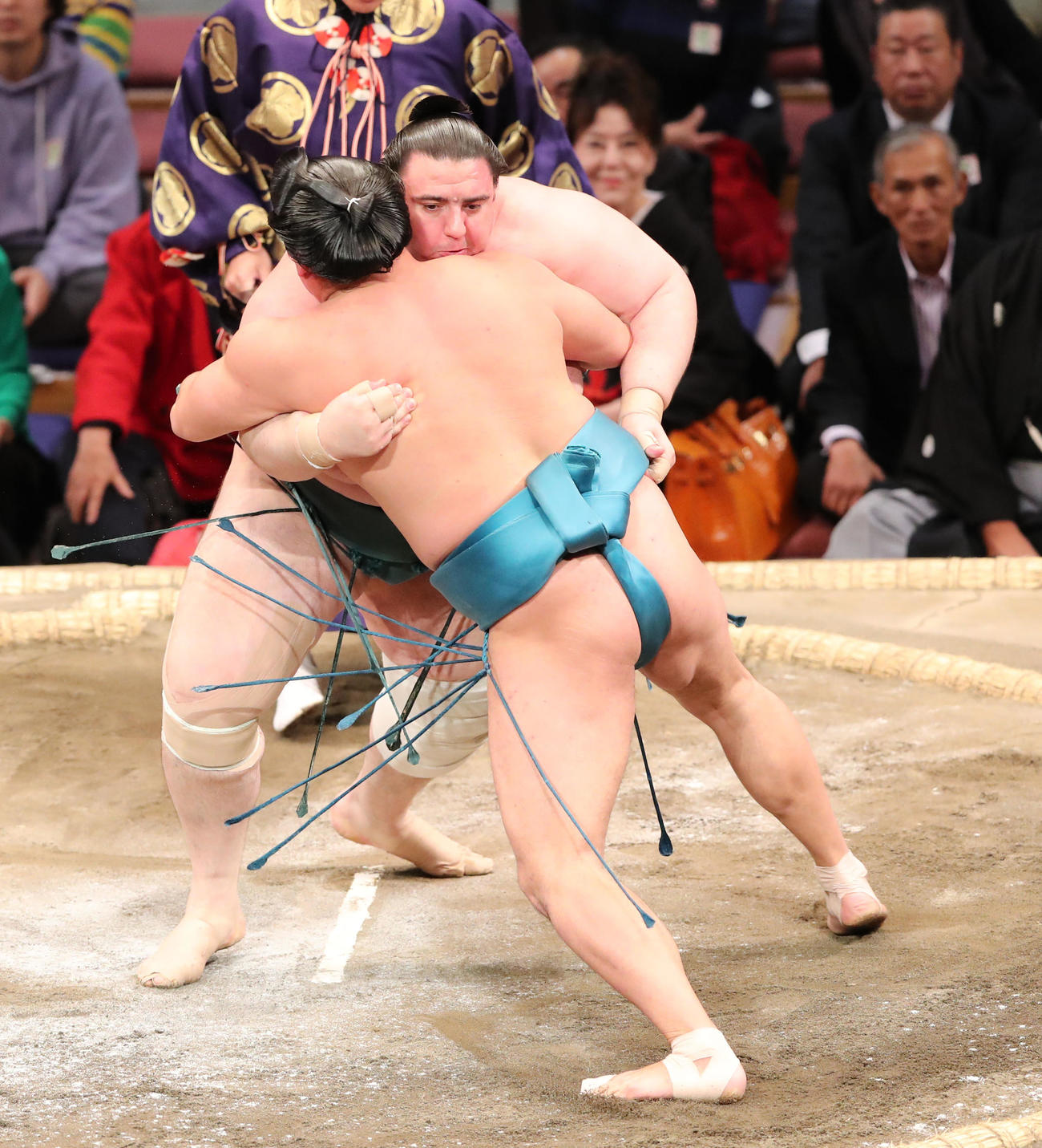 大相撲九州場所11日目　寄り切りで玉正鳳を破る碧山