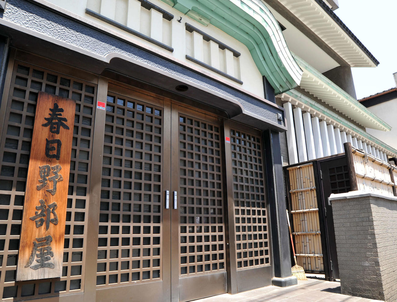春日野部屋（16年6月撮影）