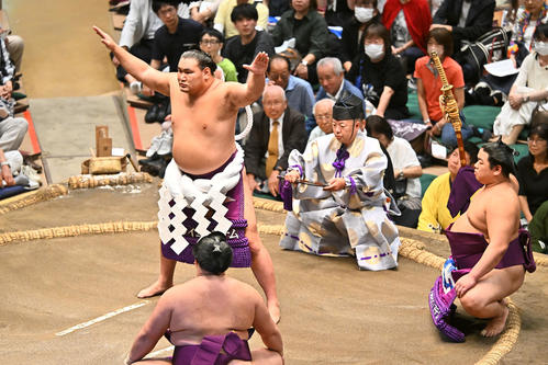横綱土俵入りをする豊昇龍（撮影・滝沢徹郎）