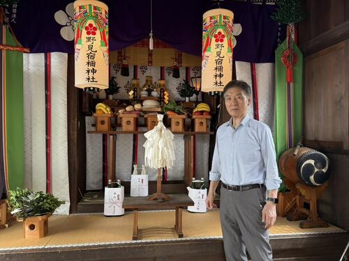 野見宿禰神社を管理してきた峰崎親方（元幕内三杉磯）