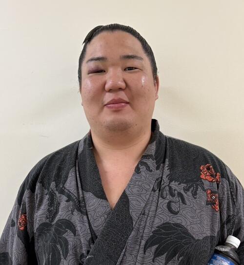 今場所中の取組で右目にあざを作った清水海