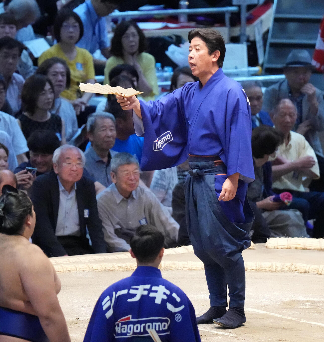 呼び出しの隆二（撮影・森本幸一）