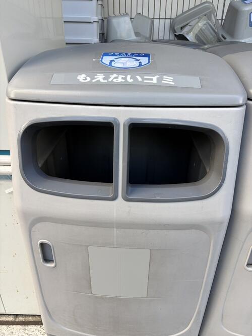 5月の夏場所まで使用されていたゴミ箱