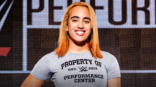 WWEパフォーマンスセンターでトレーニングを積むザ・ロックの長女シモン・ジョンソン（C）2022 WWE, Inc. All Rights Reserved.