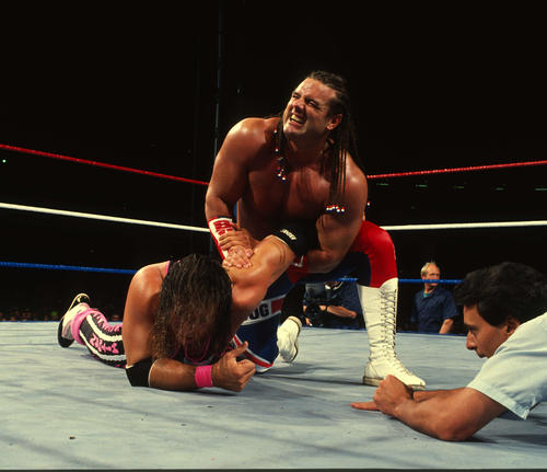WWFインターコンチネンタル王座戦で王者ブレット・ハート（左）と激闘したブリティッシュ・ブルドッグことデイビーボーイ・スミス（C）2022 WWE, Inc. All Rights Reserved.
