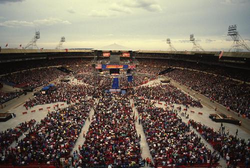 公式発表8万355人の観客で埋まった英ロンドン・ウェンブリースタジアムでの92年サマースラム大会（C）2022 WWE, Inc. All Rights Reserved.
