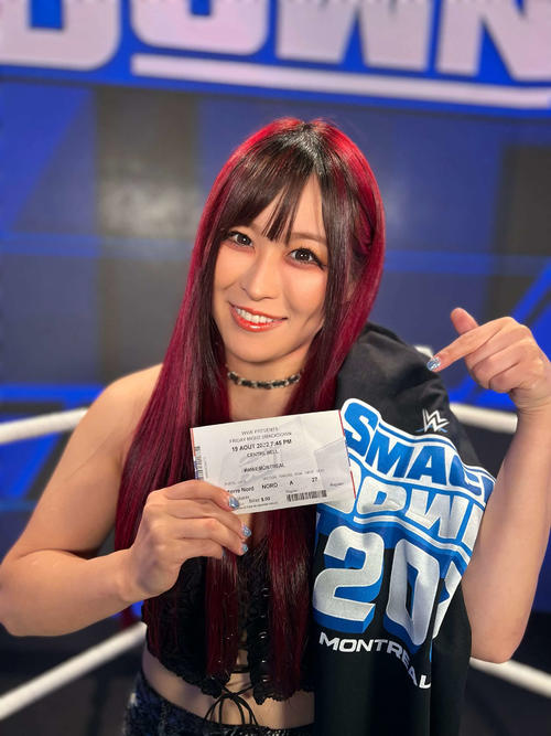 スマックダウン1200回記念大会をチケット購入で視察したイヨ・スカイ（C）2022 WWE, Inc. All Rights Reserved.