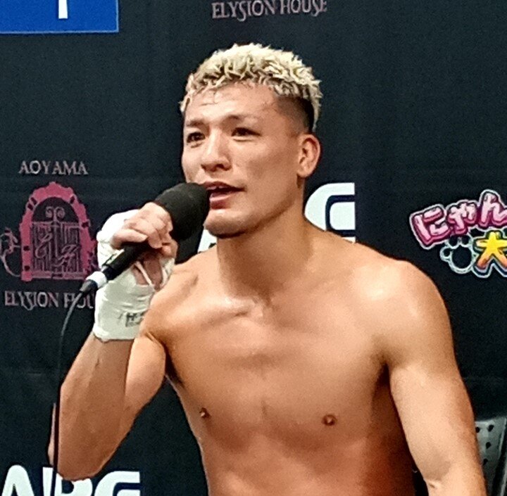 大岩龍矢に勝利した永澤サムエル聖光