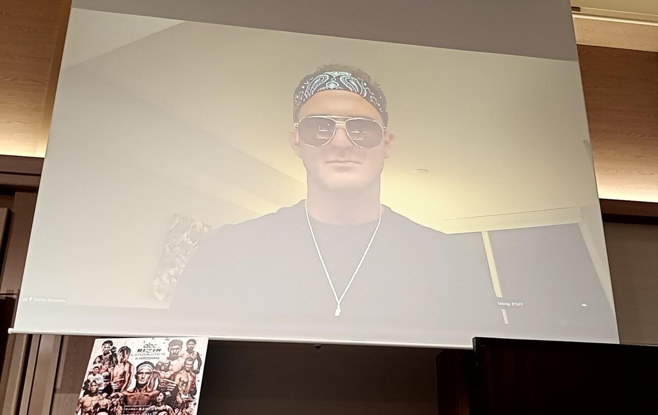 オンラインで会見に参加したダニー・サバテロ