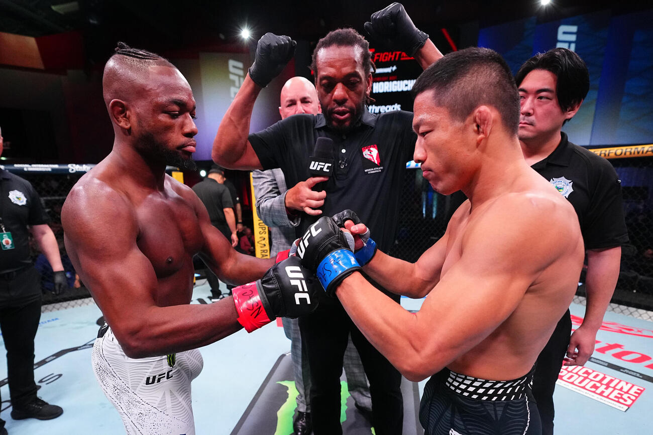 マネル・ケイプ（左）とフライ級5分5回で対戦した堀口恭司（C）ZuffaLLC／UFC