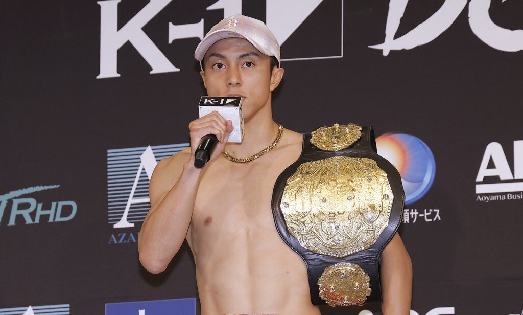 意気込みを語る石井一成