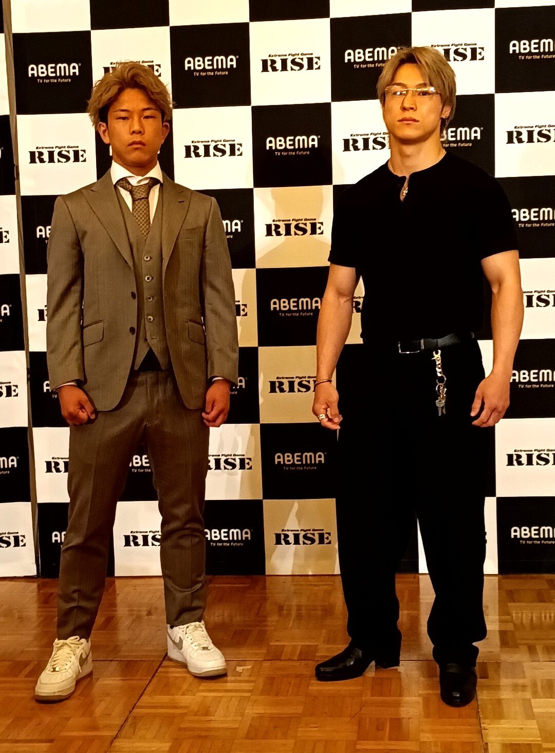 55キロ世界トーナメントの査定試合で戦う元Krush王者の大鹿統毅（左）と伊東龍也