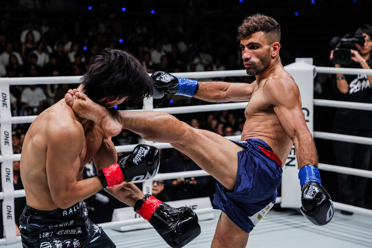 ハイキックをヒットさせるシアサラニ（C）ONE Championship