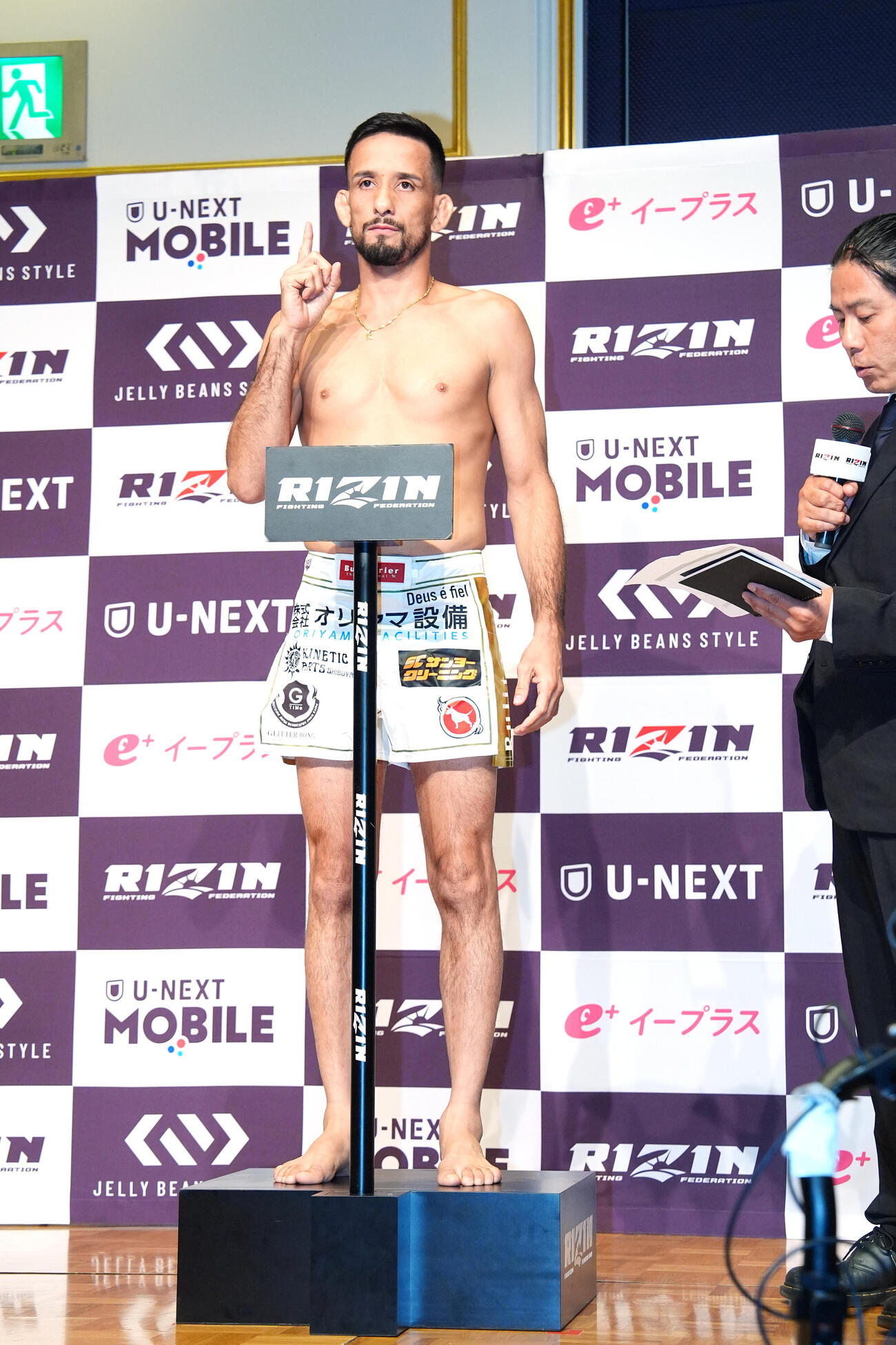 「RIZIN．54」の公開計量でクリアするクレベル・コイケ（撮影・江口和貴）