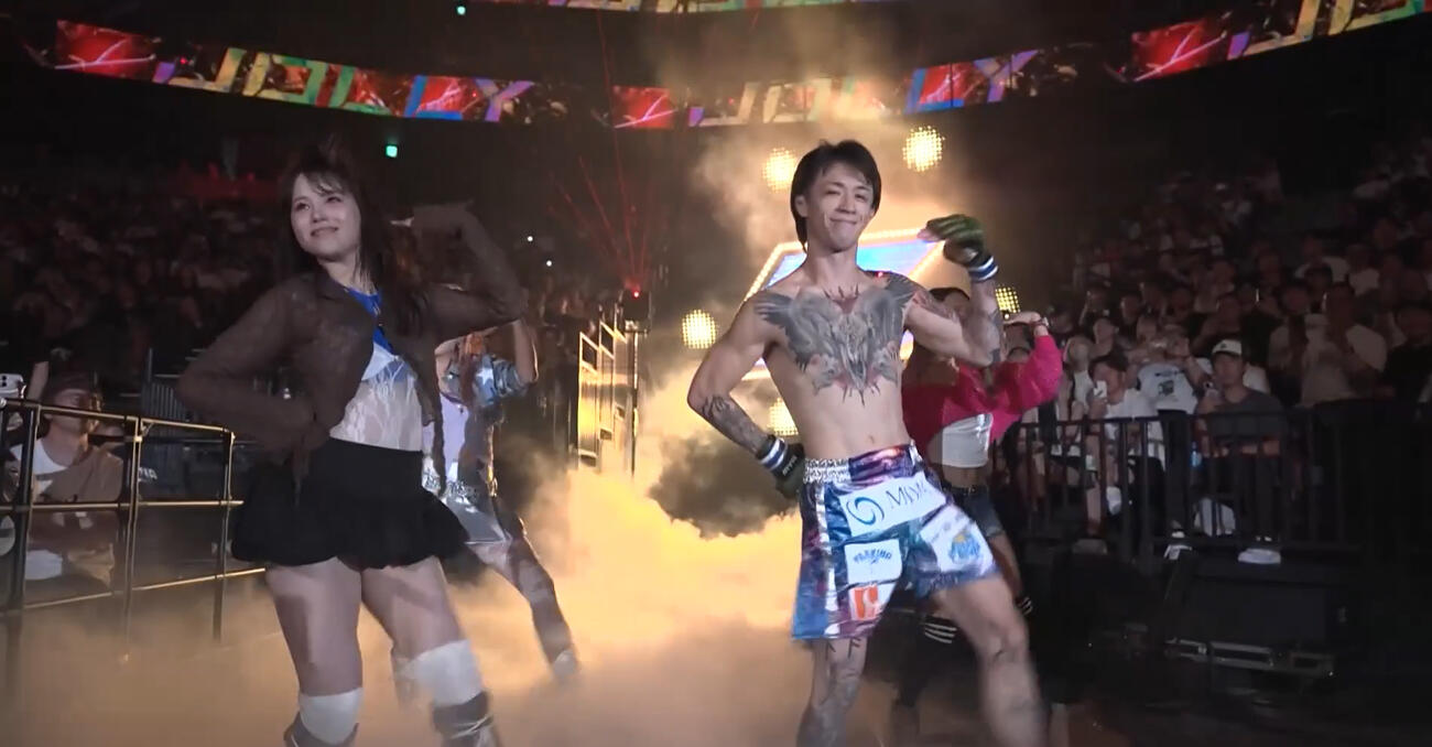 キレキレのダンスで入場するジョリー（ABEMA格闘公式Xから）