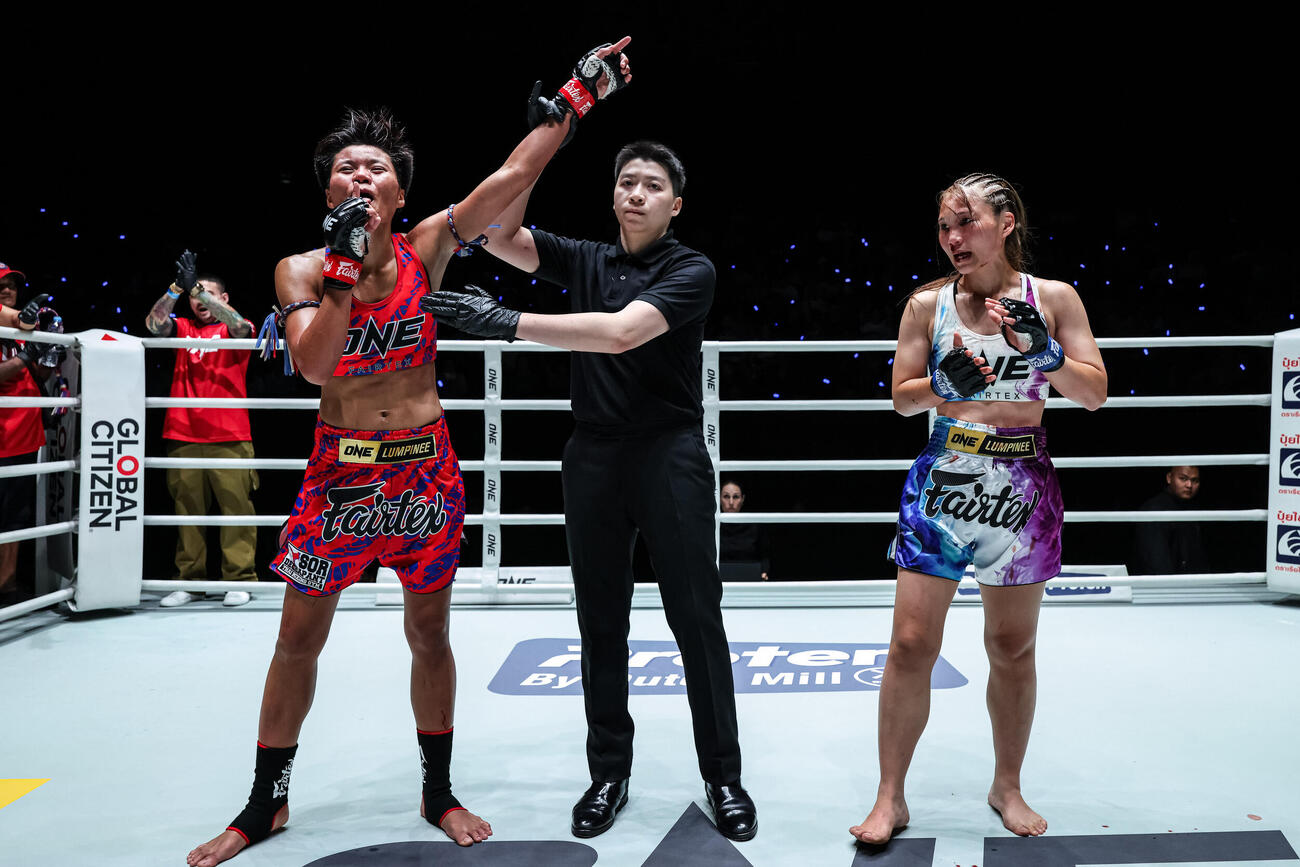 判定で惜しくも敗れた伊藤紗弥（右）（C）ONE Championship