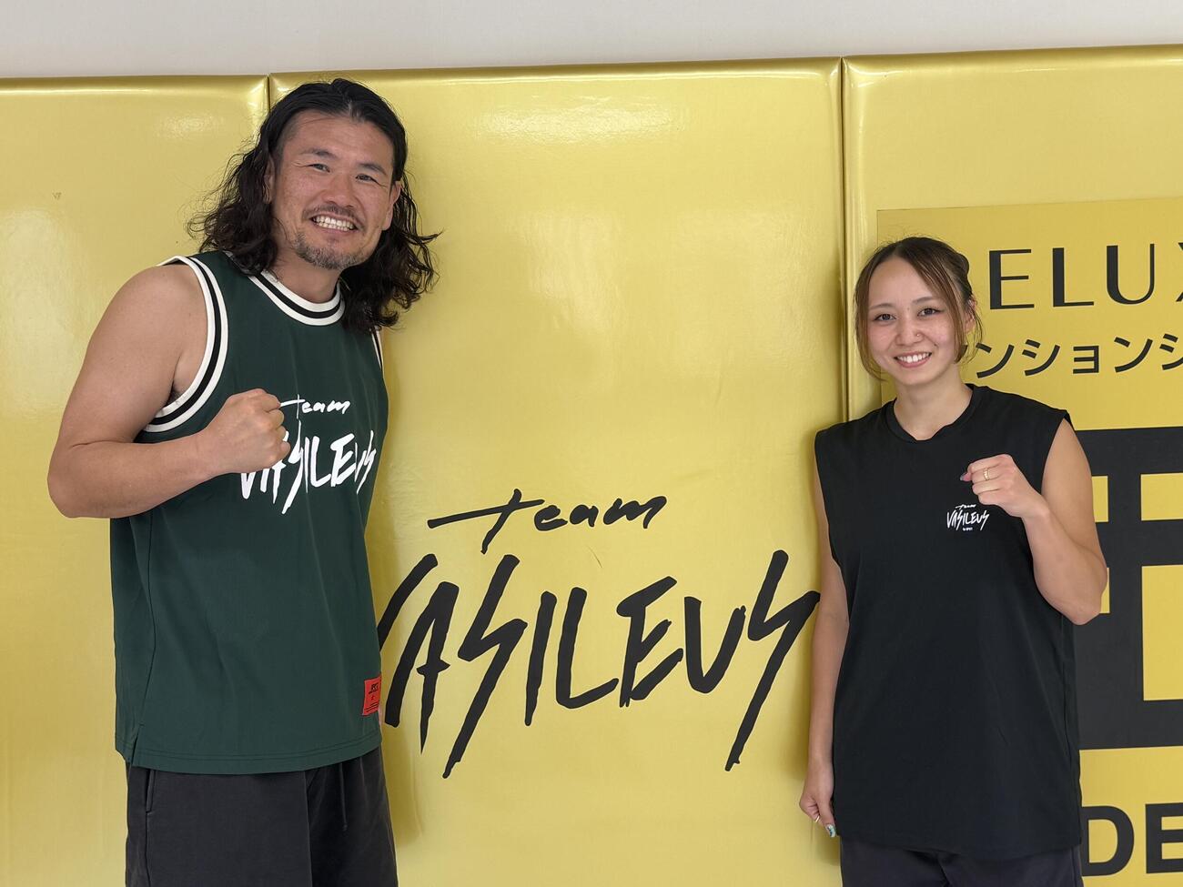 team VASILEUSの渡辺雅和トレーナーと松谷綺（右）