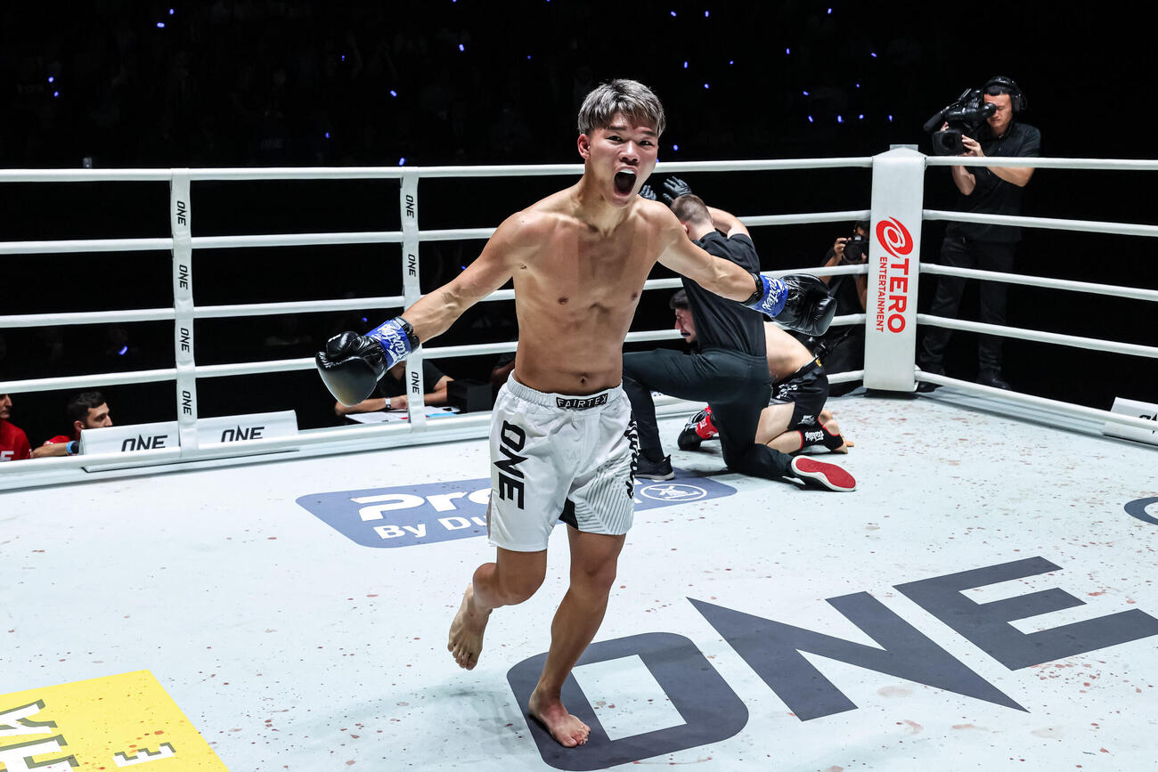 KO勝ちして雄たけびを上げる羅司（C）ONE Championship
