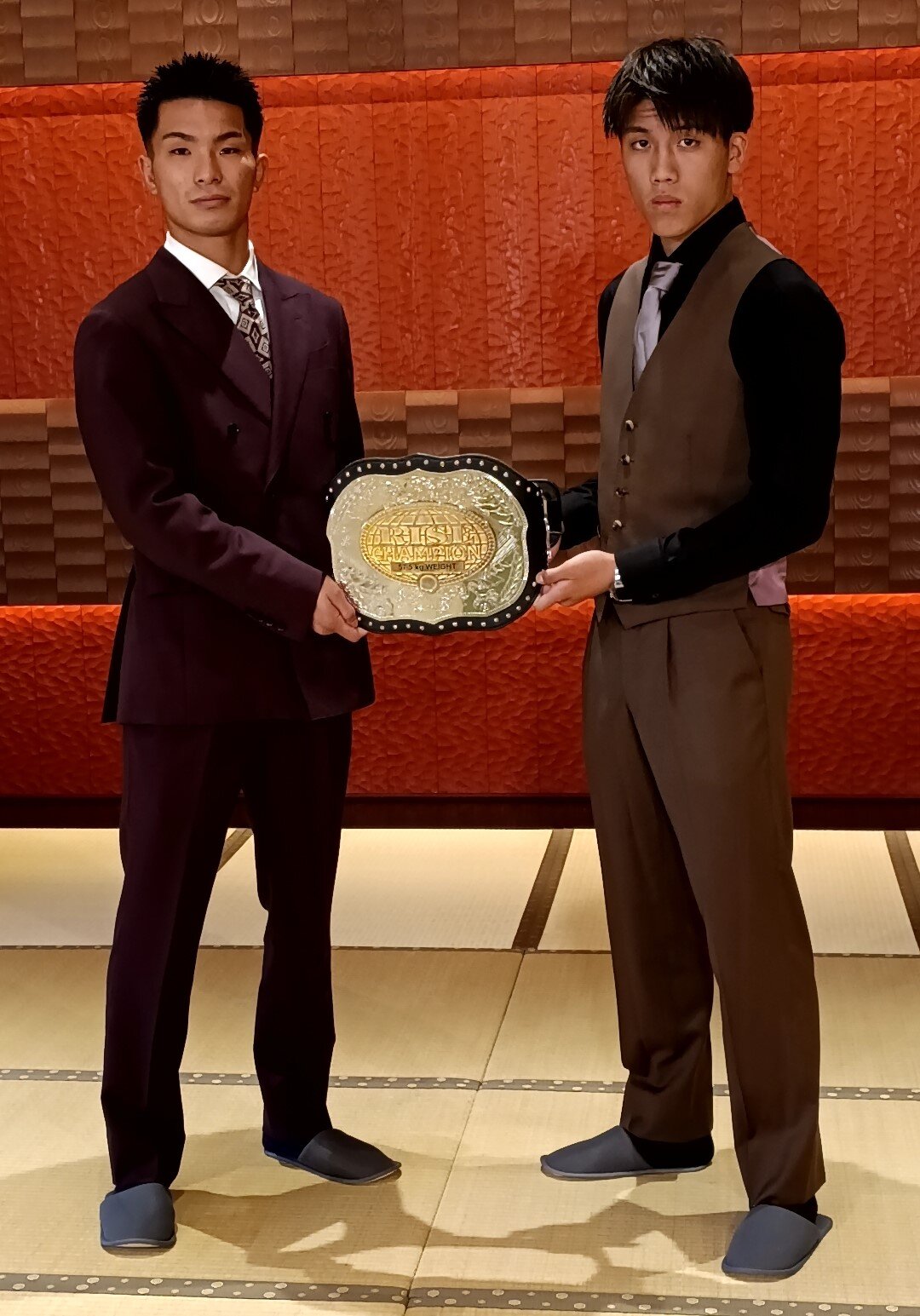 王座決定戦で対戦する大森隆之介（左）と中嶋愛樹斗