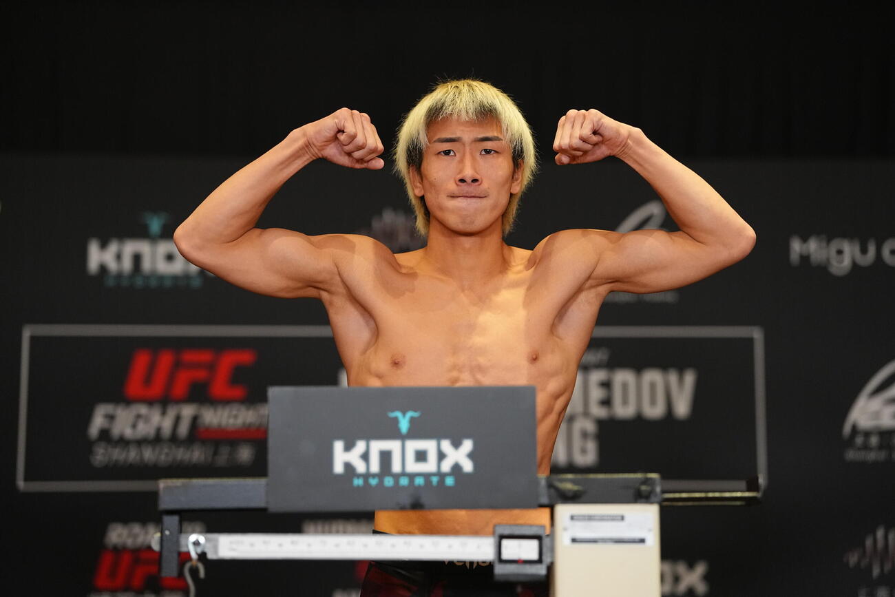 計量クリアしたUFCフライ級の鶴屋怜（C）ZuffaLLC／UFC