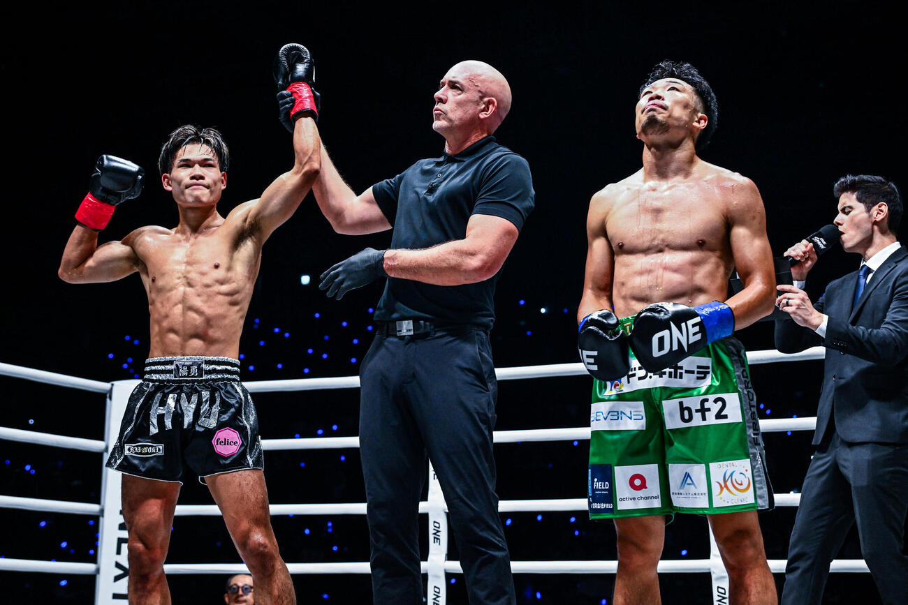 常陸飛雄馬に快勝した陽勇（左）（C）ONE Championship