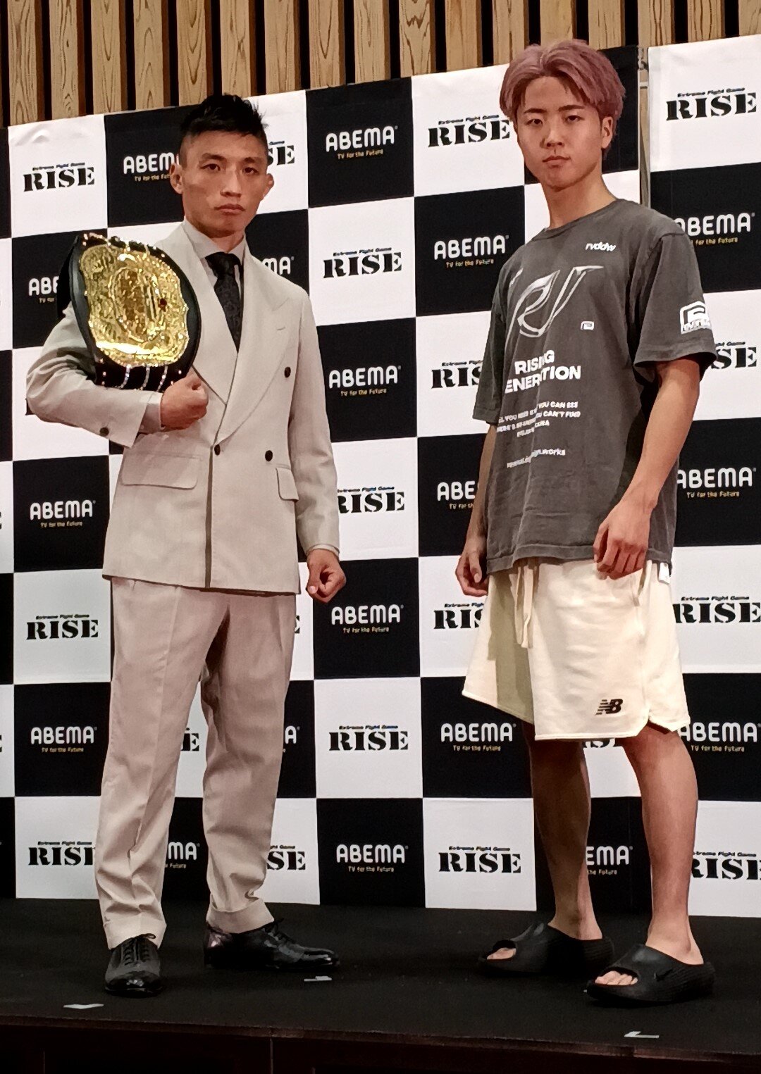 大﨑一貴（左）と那須川龍心