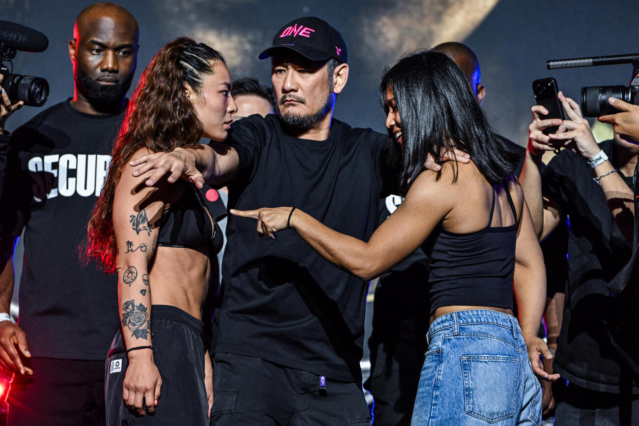 平田樹はフェイスオフではラズワンを鬼の形相でにらみつけた（C）ONE Championship