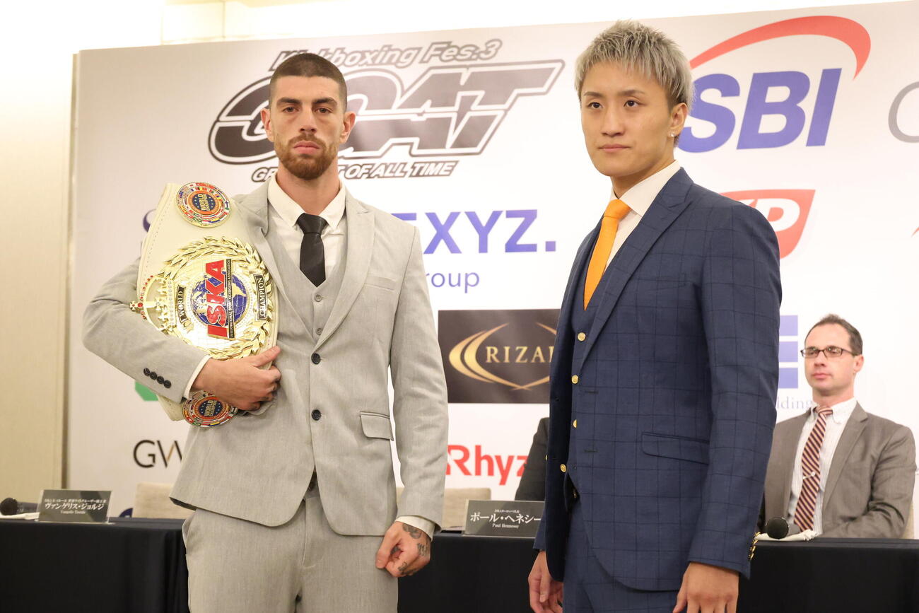 ヴァンゲリス・ジョルジス（左）と南原健太（C）GOAT