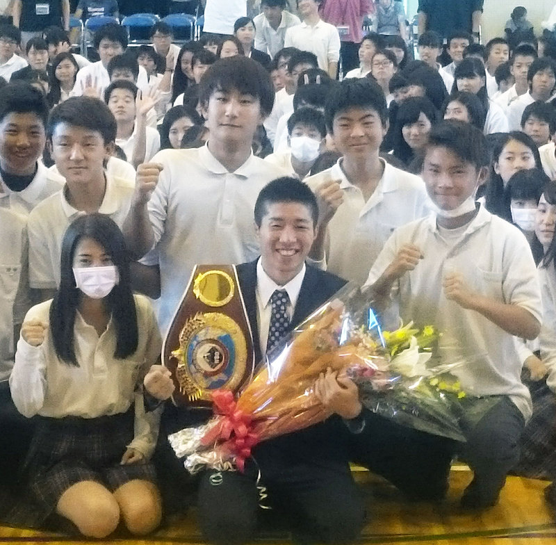 山中竜也、母校で人生初の講演会「変な汗かいた」 - ボクシング : 日刊 山中竜也、母校で人生初の講演会「変な汗かいた」 - ボクシング : 日刊
