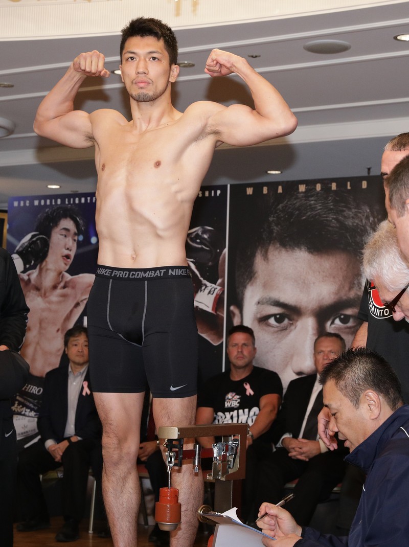 自信の村田 東洋大カラー紺のトランクスで白黒決着 ボクシング 日刊スポーツ