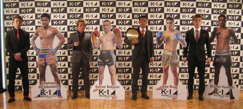 K－1両国6月大会の主役を宣言した武居由樹（中央右）らトーナメント出場選手（撮影・吉池彰）