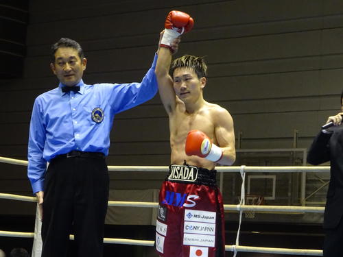世界前哨戦を5回KO勝ちで飾った前日本ライトフライ級王者久田哲也（撮影・加藤裕一）