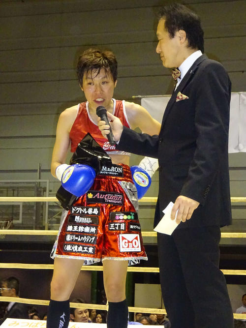 WBC女子世界ミニマム級指名挑戦者決定戦で7回TKO勝利を収めた多田悦子（撮影・加藤裕一）