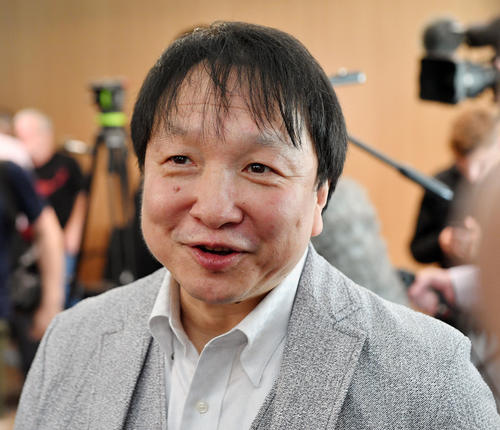 会見場で取材に応じる大橋会長（2019年5月18日撮影）