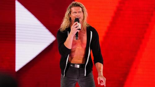 WWEヘビー級王者キングストンを挑発する挑戦者ジグラー（Ｃ）2019WWE,Inc.AllRightsReserved