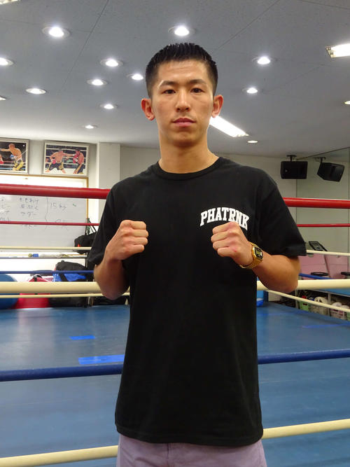 プロ転向を表明した元近大ボクシング部副主将の峯佑輔（撮影・加藤裕一）