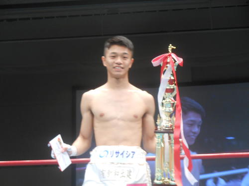 一発KOで19連勝の中谷潤人