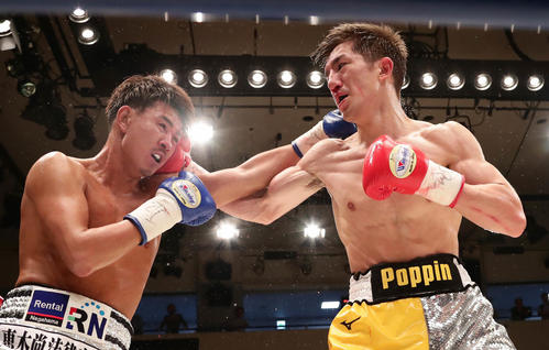 4回、井上浩樹（右）の右が池田を捉える（撮影・丹羽敏通）