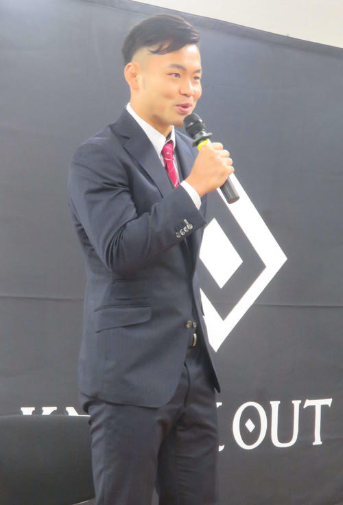 キックボクシングイベント、KNOCK　OUTの公開会見に出席したキックボクサー日菜太