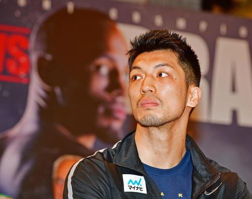 12日のボクシングWBA世界ミドル級タイトルマッチを前に会見を行う村田諒太（撮影・清水貴仁）
