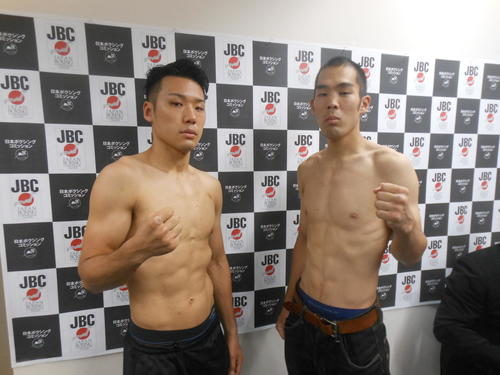 直接再戦となった王者竹迫司登（左）と挑戦者加藤収二