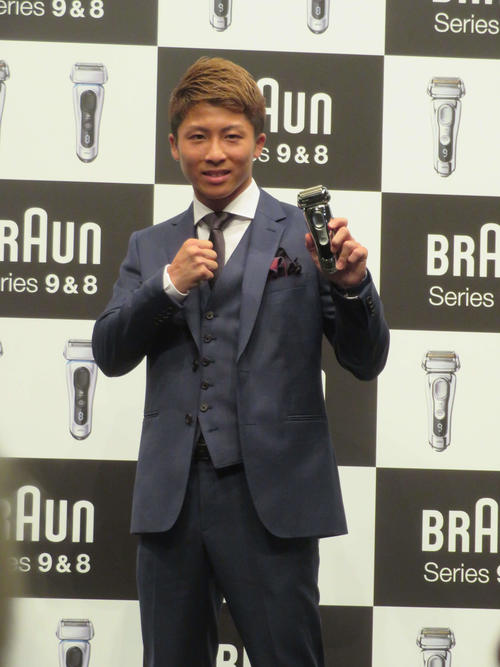 ブラウンの新製品シェーバー発表会見に臨んだWBA・IBF世界バンタム級王者井上尚弥