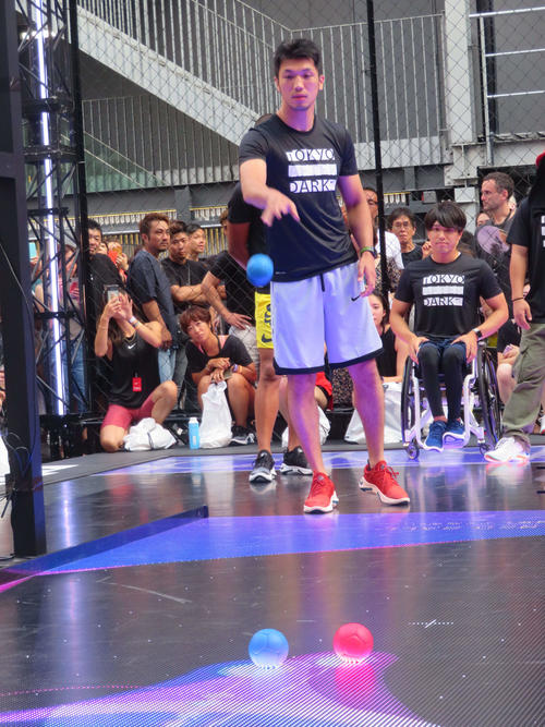 ナイキ主催イベントでサイバーボッチャを体験するWBA世界ミドル級王者村田諒太