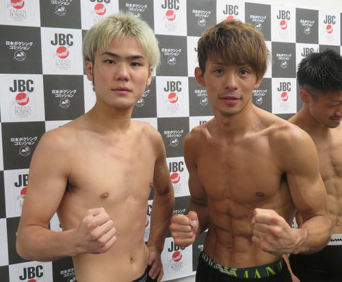 初のメインイベンターを務める帝拳ジムの波田（右）。左は対戦相手の大保