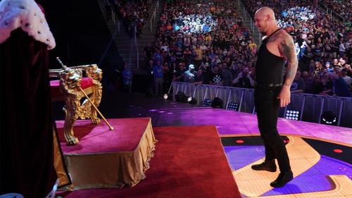 キング・オブ・ザ・リングを制覇したバロン・コービンはキングの玉座を見つめる（Ｃ）2019WWE,Inc.AllRightsReserved