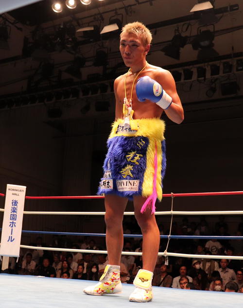 ボクシング東日本新人王準決勝でTKO勝ちした亀田京之介