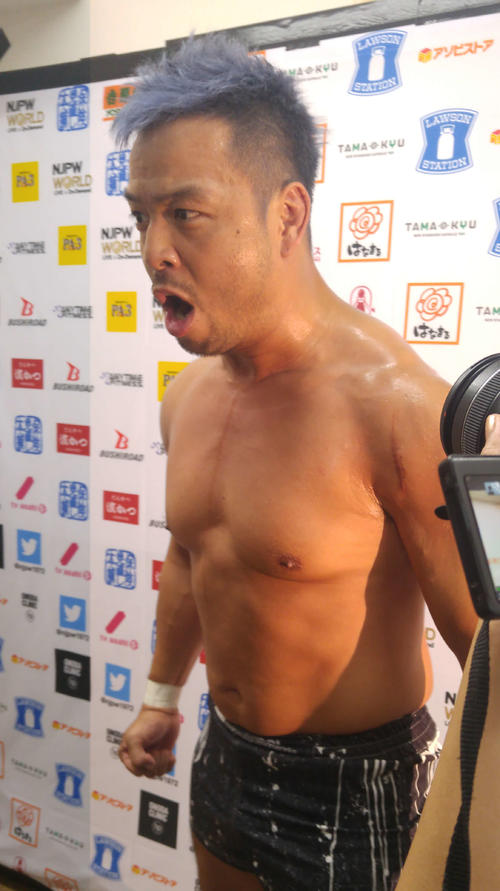 石井智宏の顔真似をするKENTA