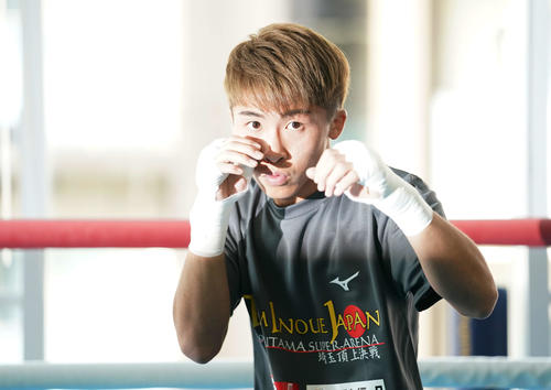 トレーニングを公開した井上尚（撮影・鈴木みどり）