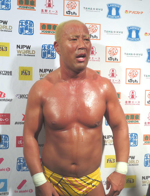 3年ぶりに真壁と組んで出場したワールド・タッグ・リーグで白星を挙げた本間