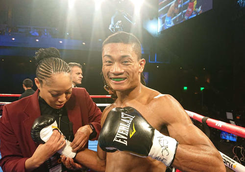 2回KO勝ちで米デビュー戦を飾った平岡（大橋ジム提供）